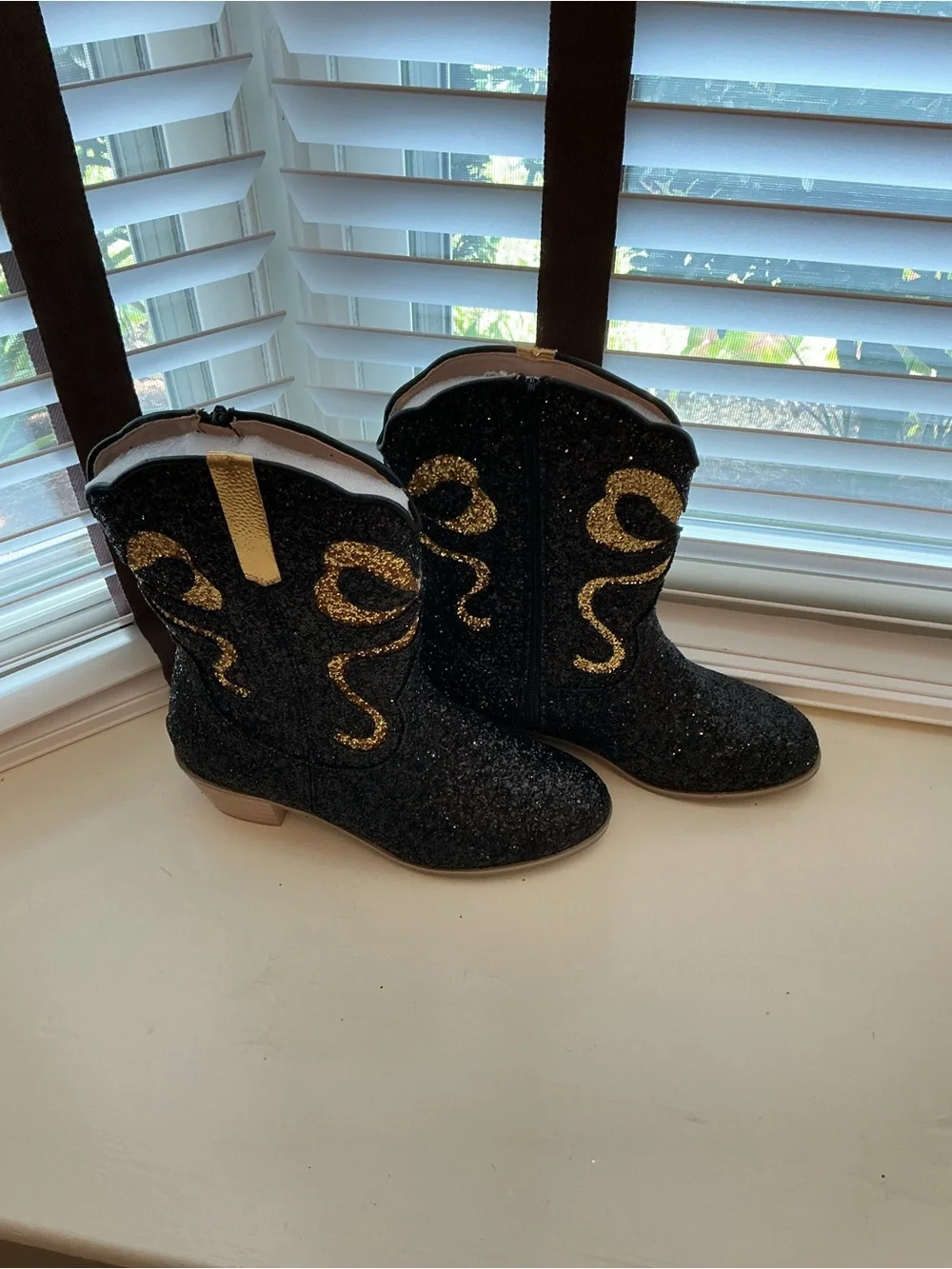 Women's Glitter Western Boots - Black & Gold
